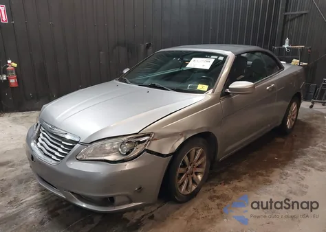 2013 Chrysler 200 Touring из США, поврежденный, VIN 1C3BCBEB2DN560038